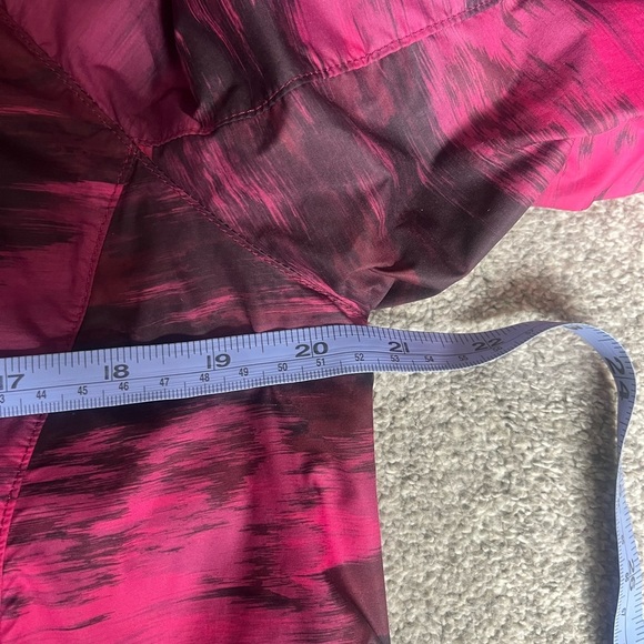 Women’s Lululemon Rain For Daze Jacket | Size 10 - Picture 12 of 14
